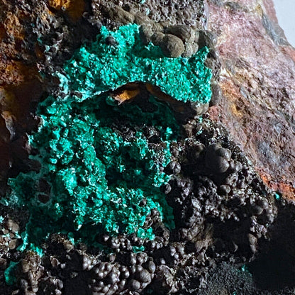 MALACHITE WITH MANGANESE OXIDES RARE SPECIMEN OF HISTORIC INTEREST 248g MF1160