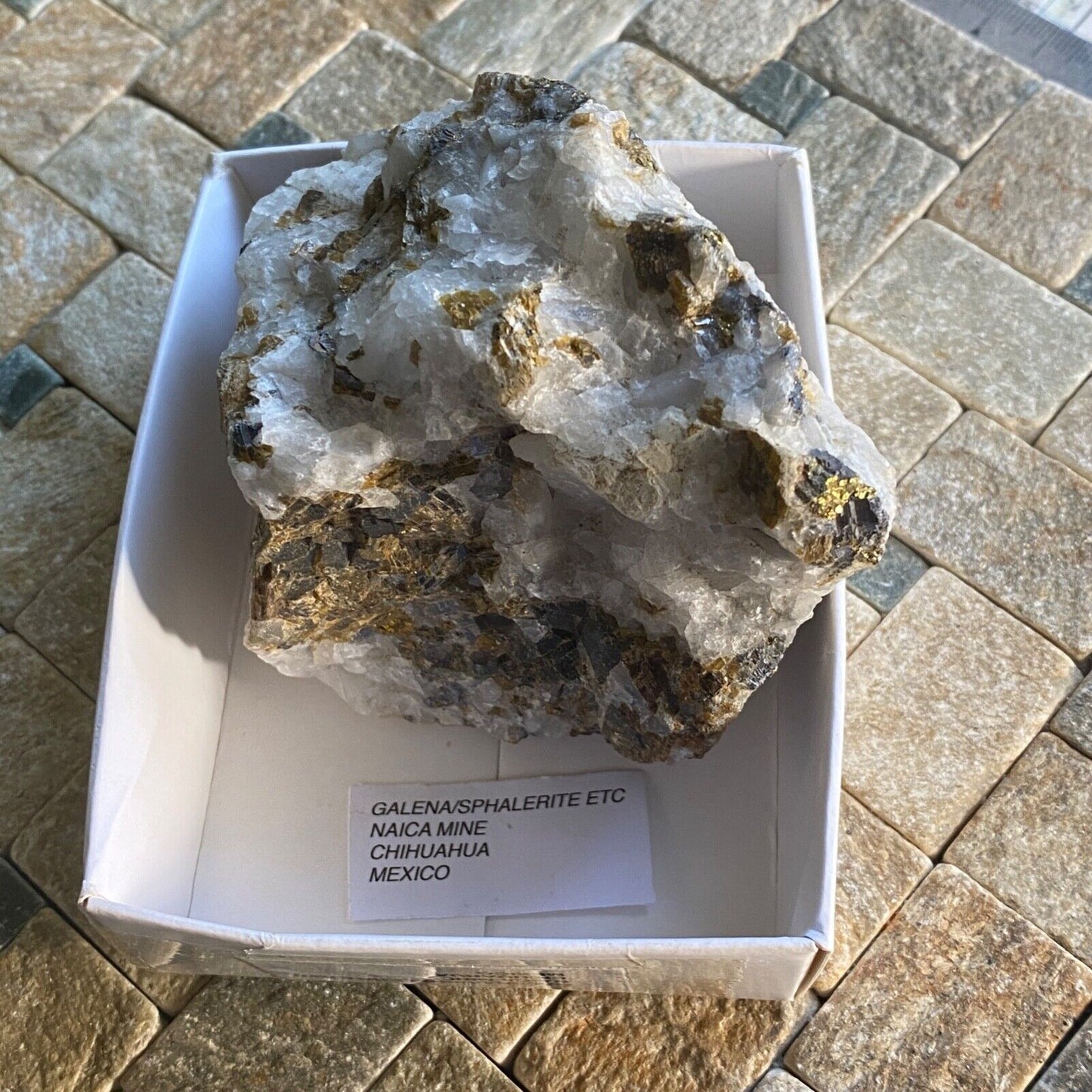 INTERESANTE MUESTRA MULTIMINERAL DE LA MINA NAICA, MÉXICO GRANDE 480g MF1179