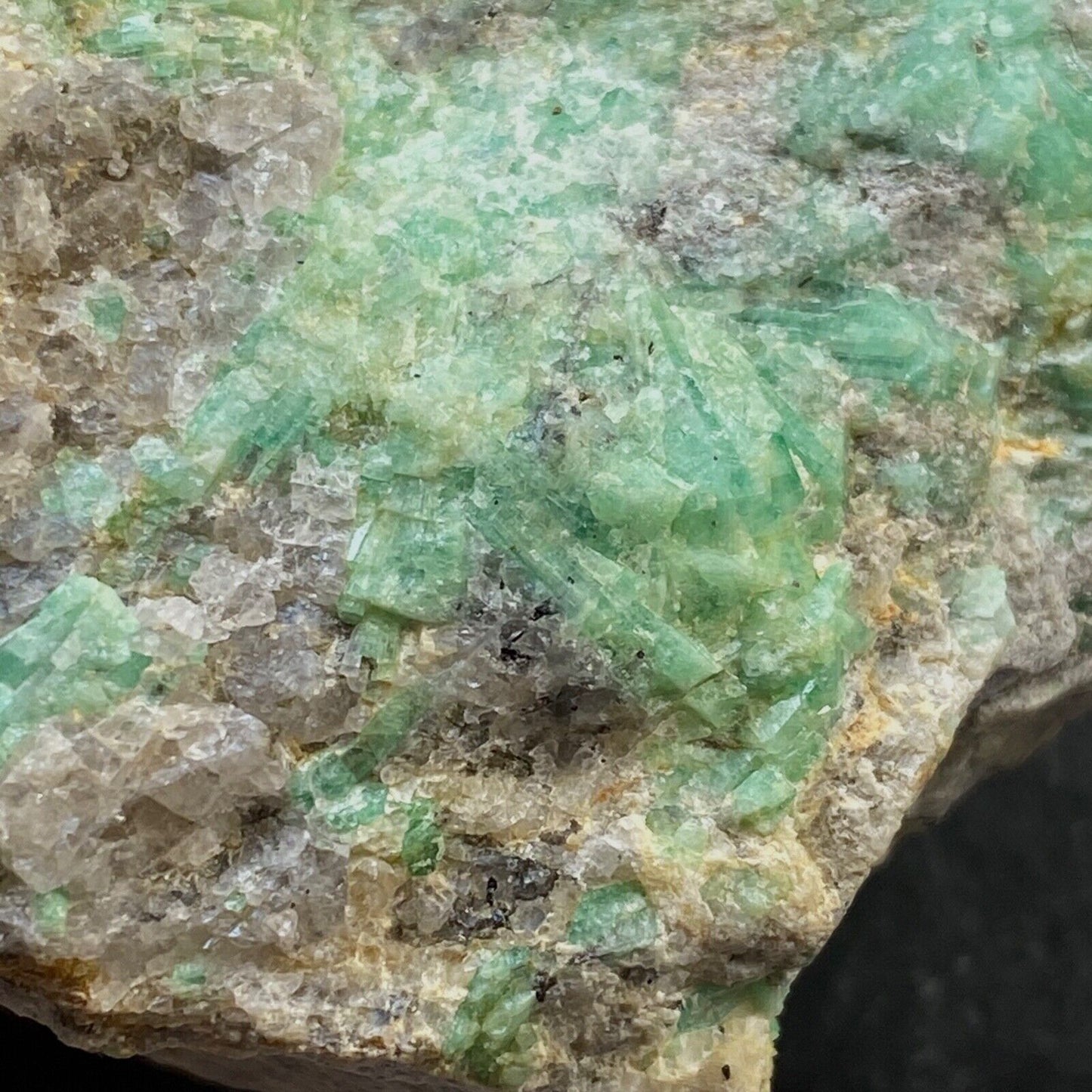 EMERALD BERYL ON MATRIX FROM DAYAKOU EMERALD MINE, CHINA 345g MF1103