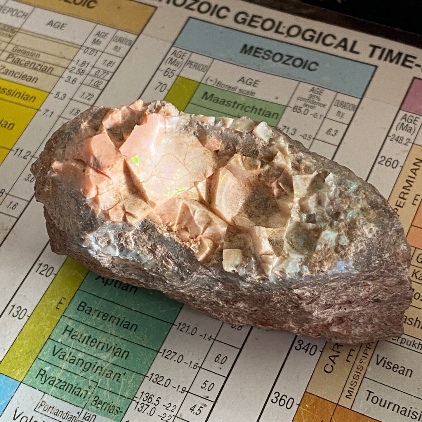 OPAL IN MATRIX FROM QUEENSLAND, AUSTRALIA 137g MF6834