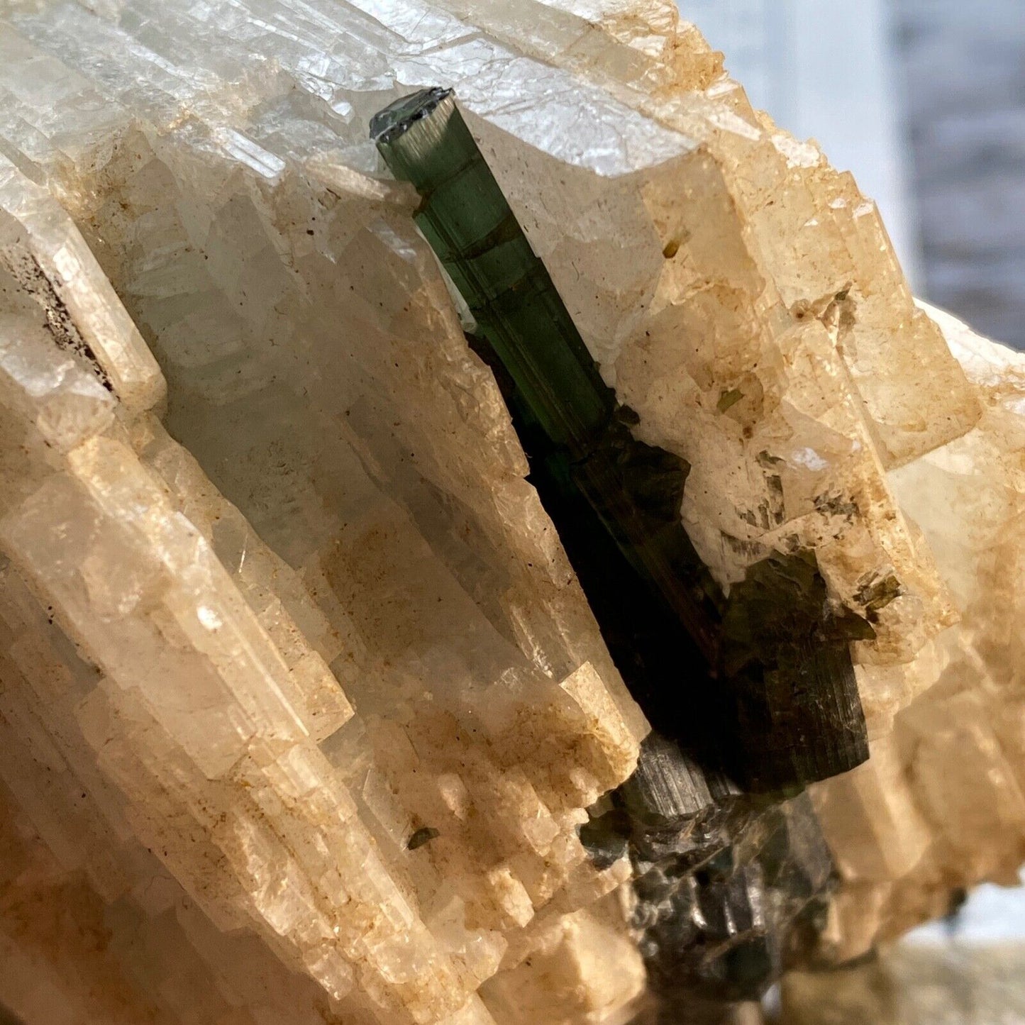 ELBAITE TOURMALINE IN CLEVELANDITE FROM SANTA ROSA MINE, BRAZIL 398g MF6711