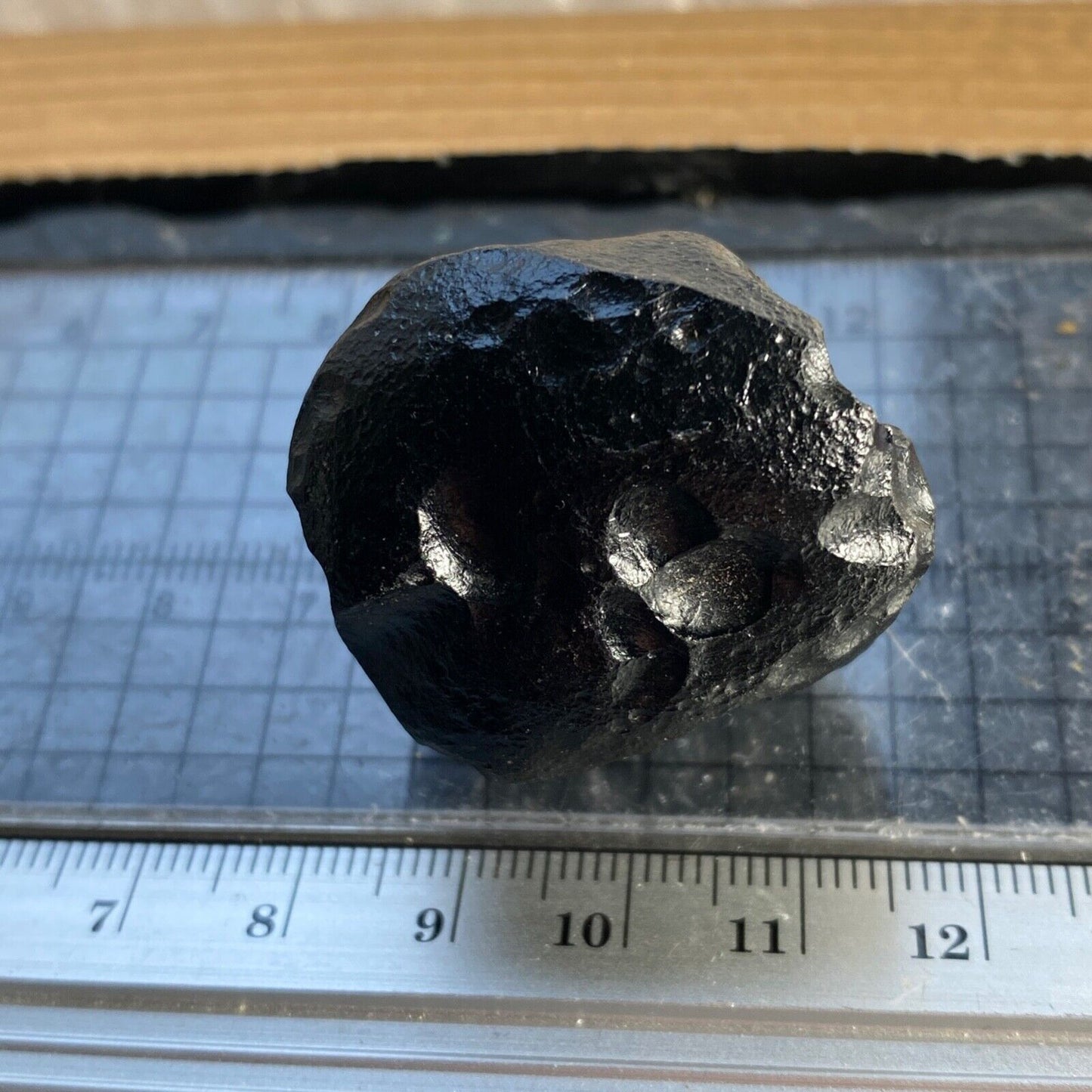 NODULE DE TEKTITE DE L'ÎLE DE HAINAN, CHINE 38g MF1034