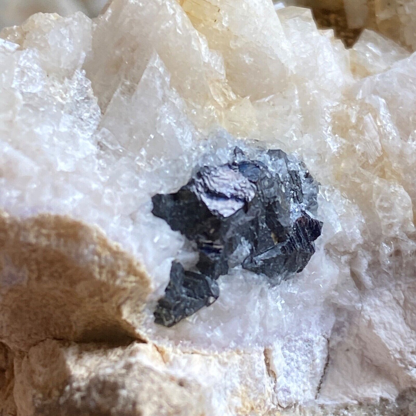 GALÈNE/FLUORITE/QUARTZ ETC DE MENHENIOT, CORNWALL, ANGLETERRE LOURD 303g MF1316