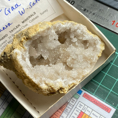 QUARTZ GEODE BELLE CRISTALLISATION DRUSY NATURELLE DU MAROC 127g MF9788