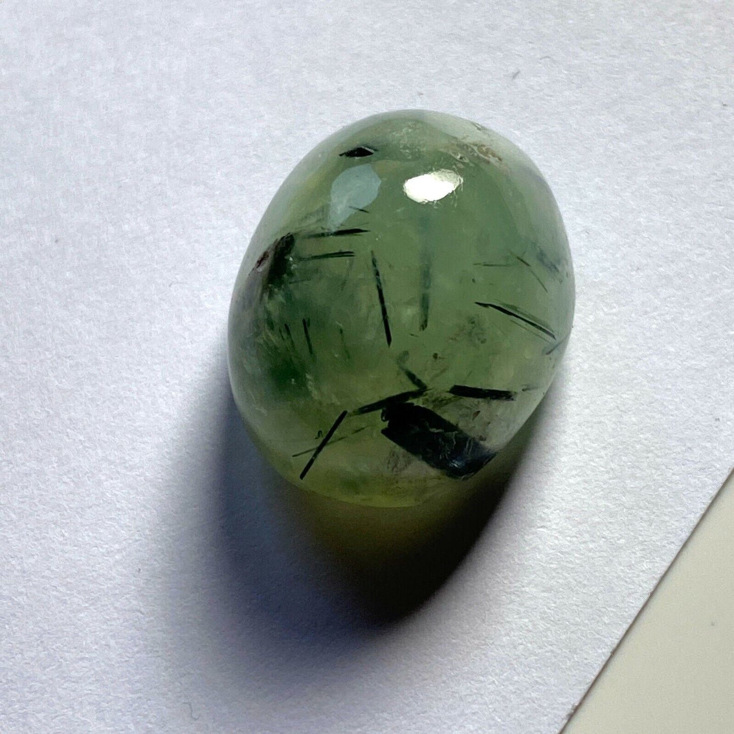 PREHNITE AVEC INCLUSIONS DE TOURMALINE NATURELLE MINE NON TRAITEE 32.12Ct MF443