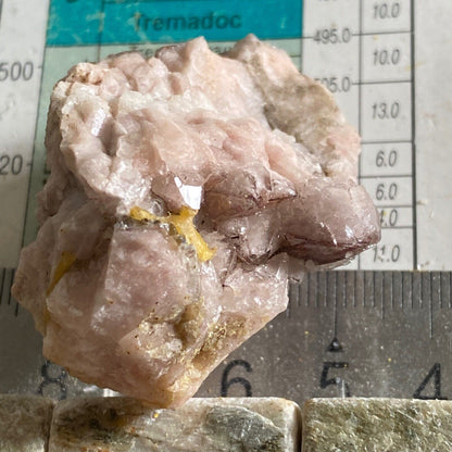 QUARTZ WITH CELESTINE FROM DULCOTE, THE MENDIPS, SOMERSET, ENGLAND  35g MF321