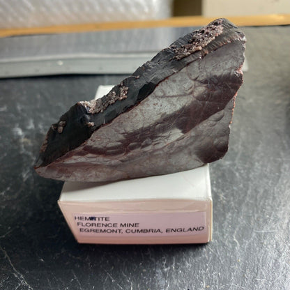 HÉMATITE MINERAI DE FER DE LA MINE DE FLORENCE, CUMBRIA, ANGLETERRE 164g MF1014