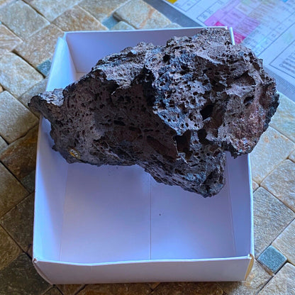 BASALT WITH COPPER MINERALISATION FROM TENERIFE 447g MF1243