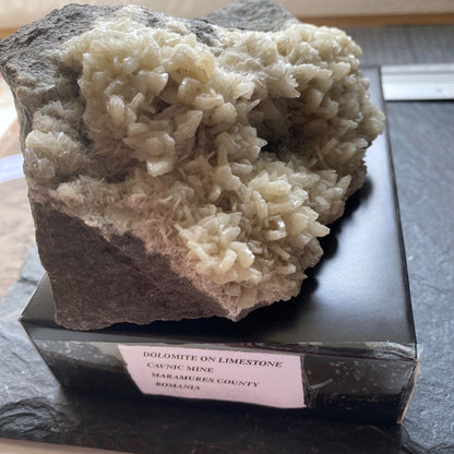 DOLOMITE ON LIMESTONE FROM CAVNIC MINE, ROMANIA. 597g MF1187