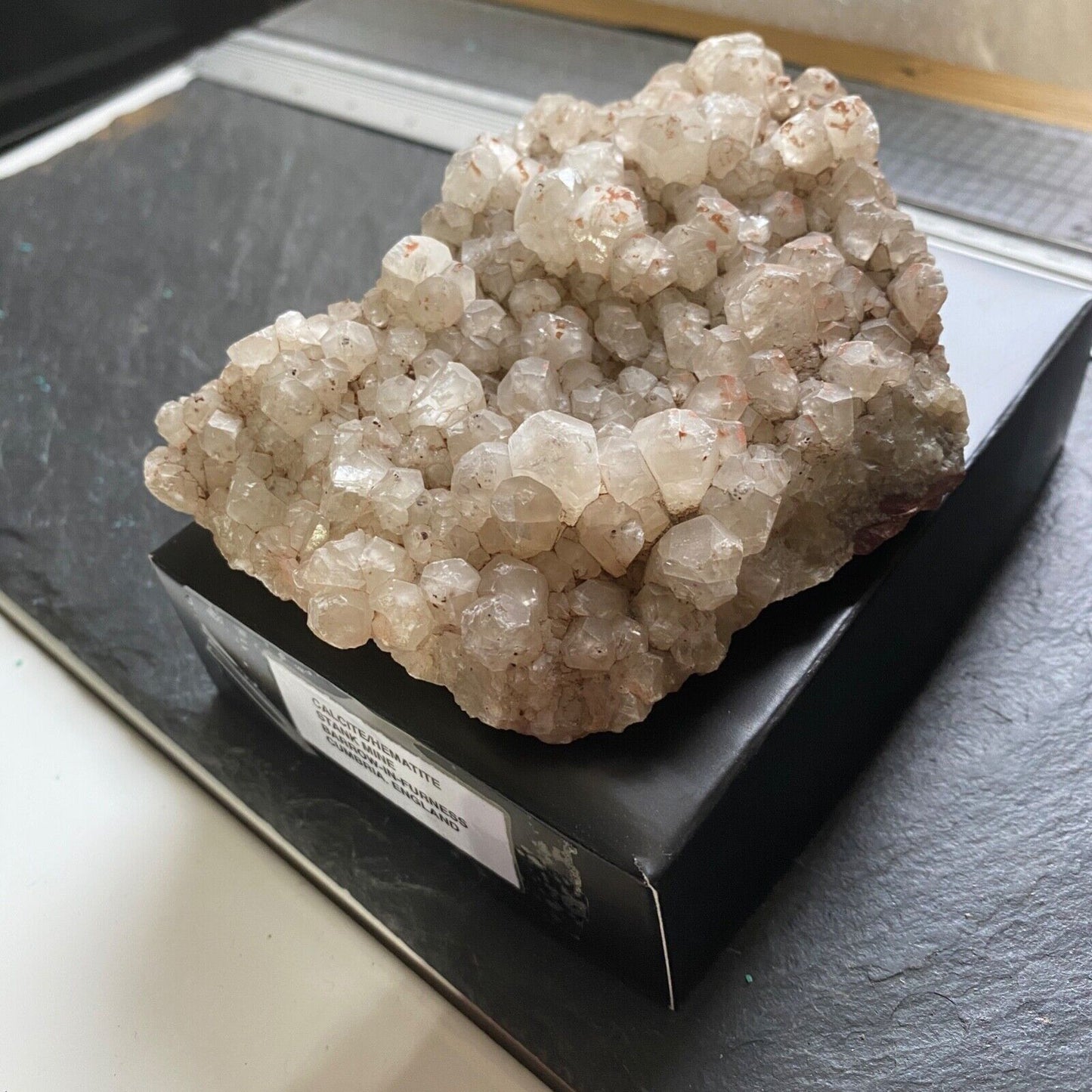 CALCITE WITH HEMATITE UNUSUAL SPECIMEN FROM STANK MINE, CUMBRIA LARGE 473gMF1177