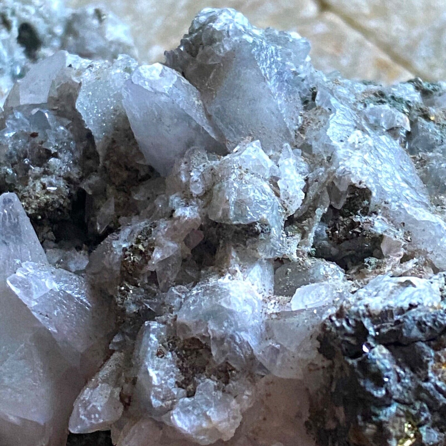 ESPECÍMENES MULTIMINERALES RAROS DE LA MINA HUINAC, PERÚ 175g MF1175