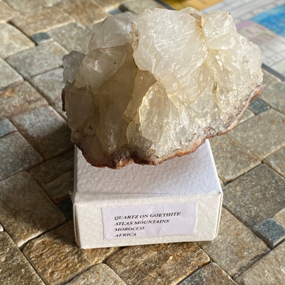 QUARTZ CRYSTAL ASSEMBLAGE ON GOETHITE FROM MOROCCO 246g MF1076