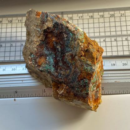 MALACHITE SUR MATRICE DE MOUNTAIN MINE, IRLANDE 230g MF183