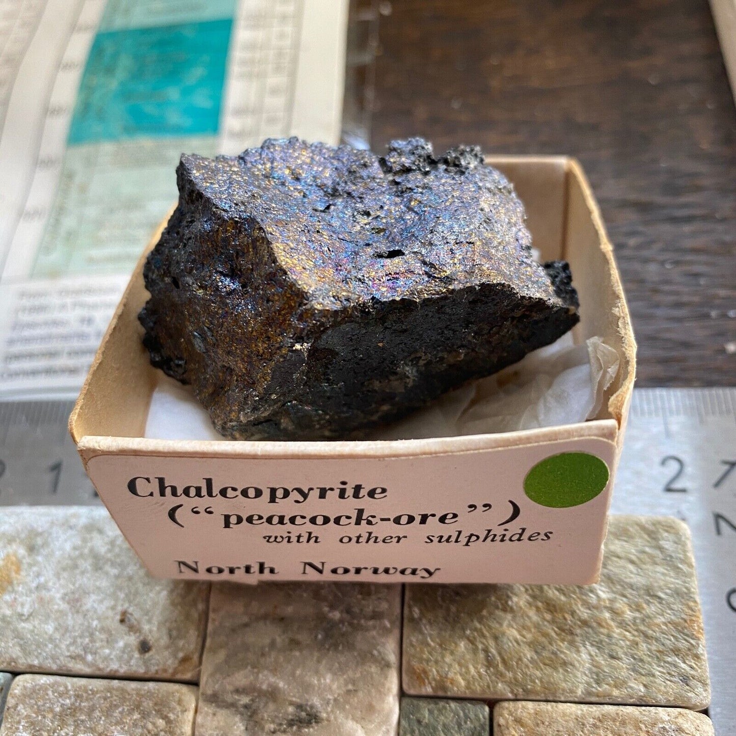 MINERAI DE CUIVRE DE NORVÈGE [CHALCOPYRITE ETC] 107g MF6830