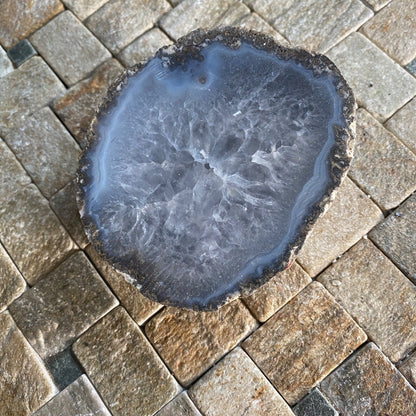 QUARTZ/CHALCEDONY GEODE FROM MEXICO. 240g MF1278