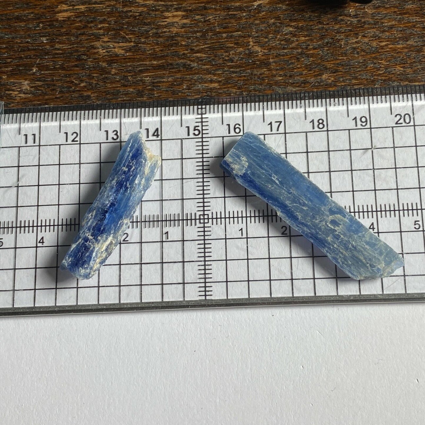 KYANITE CRYSTAL FORMS  x 2 TOTAL 8g [40Ct]  MF9958