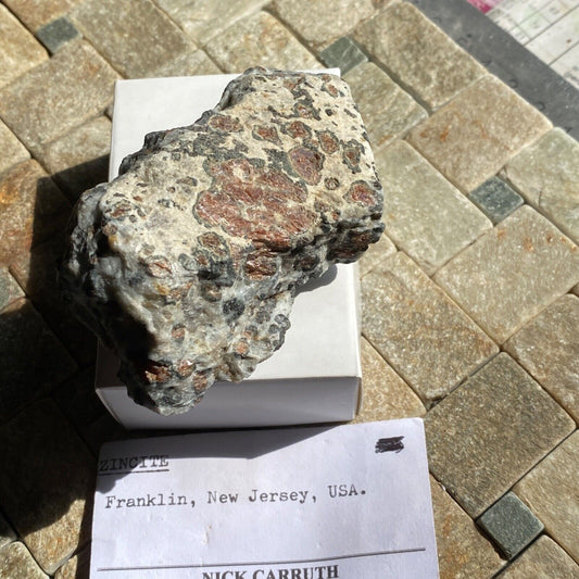 ZINCITE ETC FROM FRANKLIN, NEW JERSEY, U.S.A. 149g MF1194