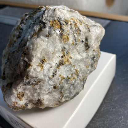 INTERESANTE MUESTRA MULTIMINERAL DE LA MINA NAICA, MÉXICO GRANDE 480g MF1179