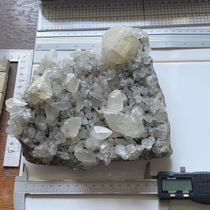 ASSEMBLAGE DE CRISTAL DE CALCITE ÉCHANTILLON IMPRESSIONNANT DE TAFF WELLS LOURD 1650g MF752