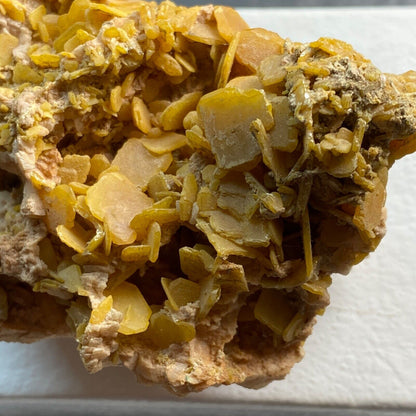 WULFENITE MULTIPLE CRYSTALS ON DOLOMITE MATRIX FROM MOROCCO 114g MF1162