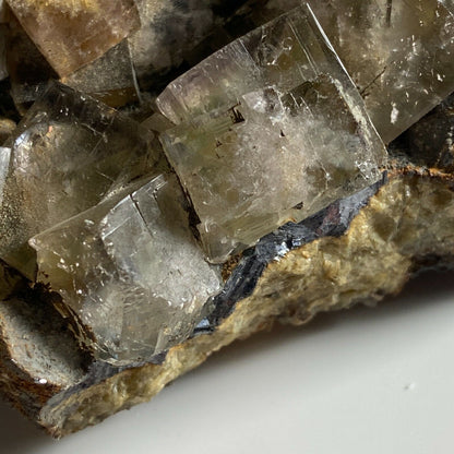 FLUORITE AVEC GALÈNE DE LA MINE ROGERLEY, CO DURHAM, ANGLETERRE. 435g MF6440