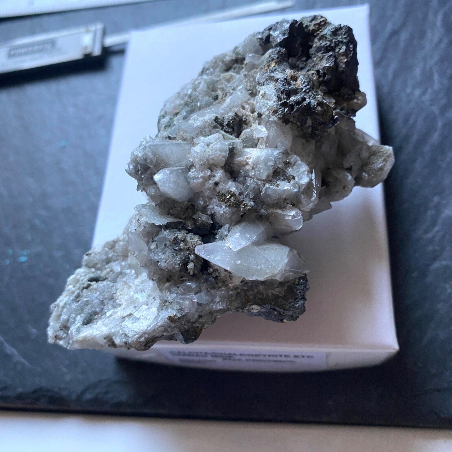 ESPECÍMENES MULTIMINERALES RAROS DE LA MINA HUINAC, PERÚ 175g MF1175