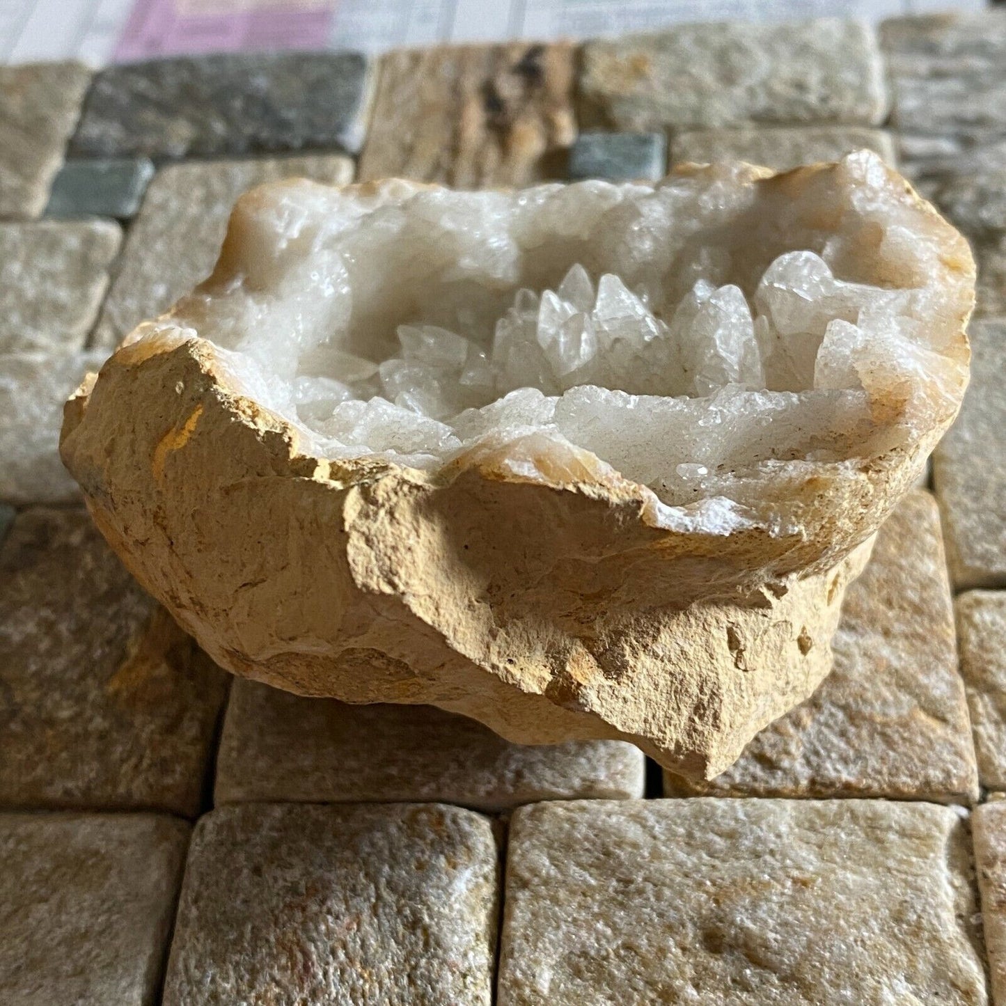 CALCITE EXQUISITE GEODE DE MIBLADEN, MAROC 136g MF6550