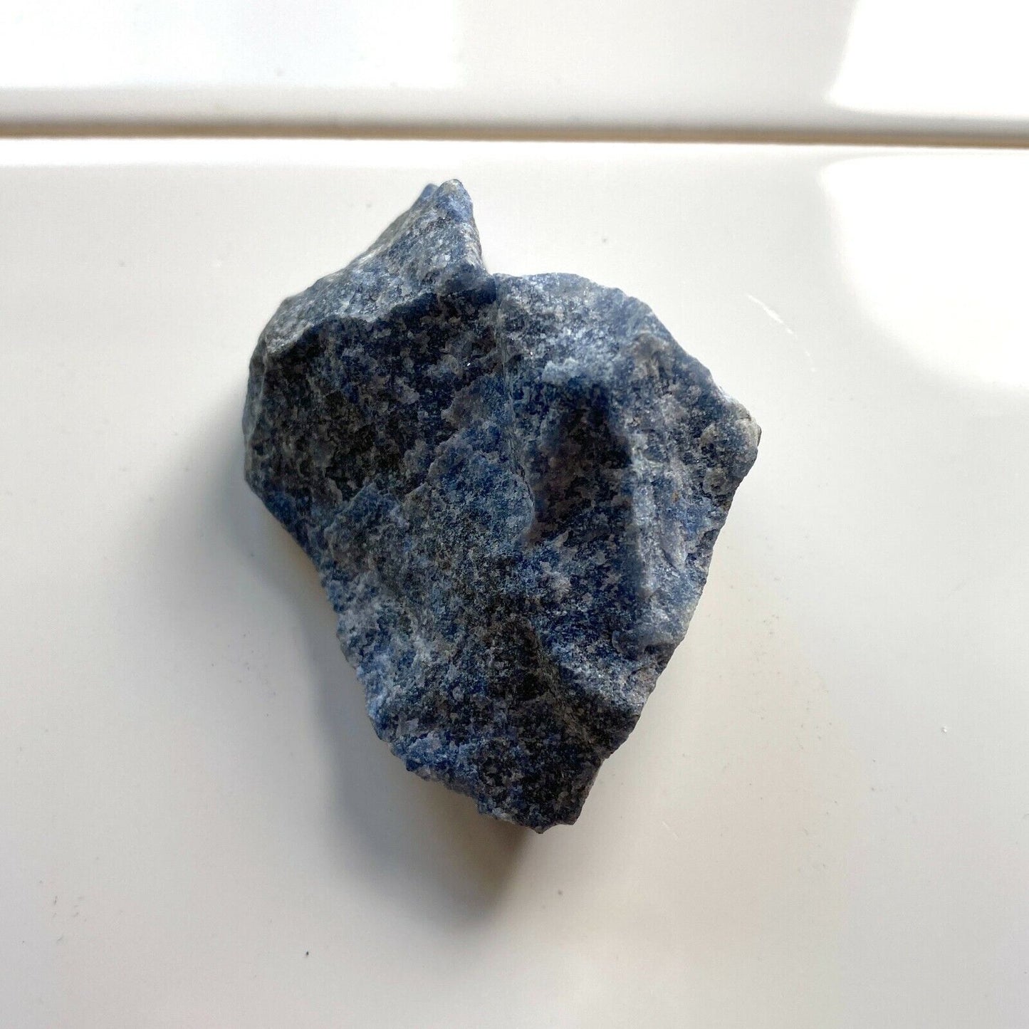 BLUE QUARTZ RARE SPECIMEN FROM KARNATAKA, INDIA 72g MF3074Q