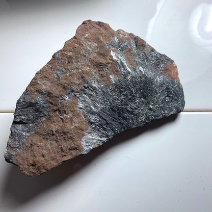 PYROLUSITE DE LA MINE IMINI, MAROC BIEN TAILLE 352g MF6821