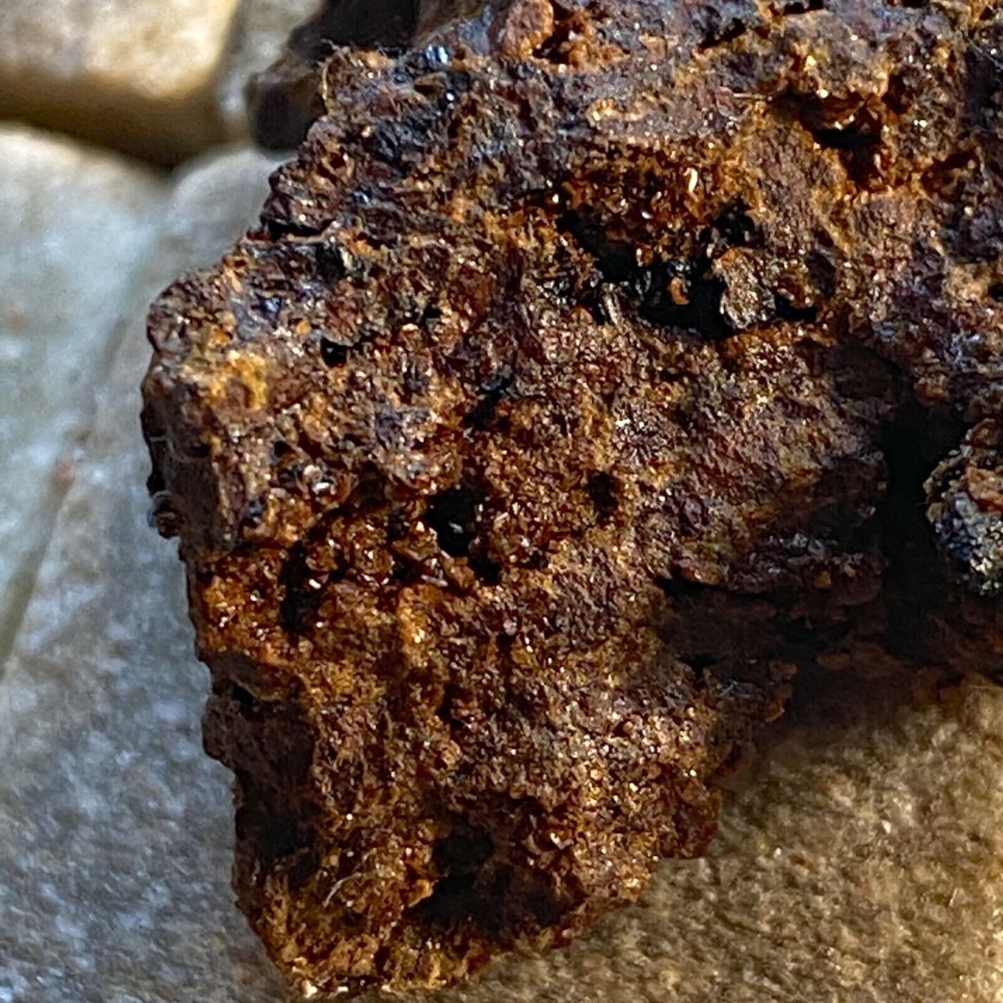 JAROSITE ETC DE LA MINE DE KAMARITZA, GRÈCE 6g MF6988