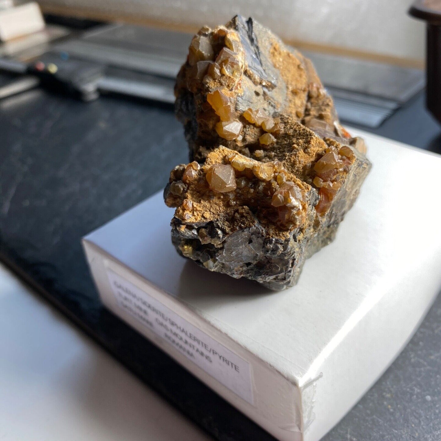 GALÈNE/SIDERITE/SPHALERITE/PYRITE ÉCHANTILLON IMPRESSIONNANT DE ROUMANIE 454g MF1150