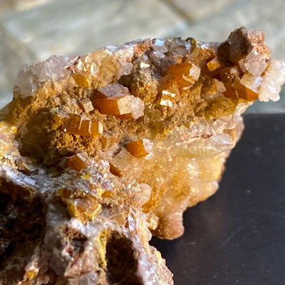 WULFENITE ON MATRIX FROM APEX MINE, MEXICO. 25g MF1190